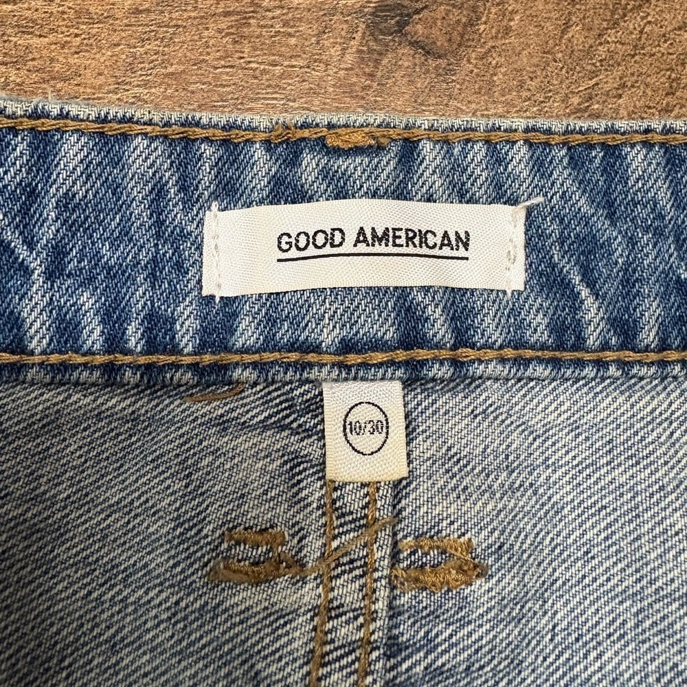 Good American High Rise 100% Cotton Distressed Denim Shorts Size 10 - Picture 2 of 4